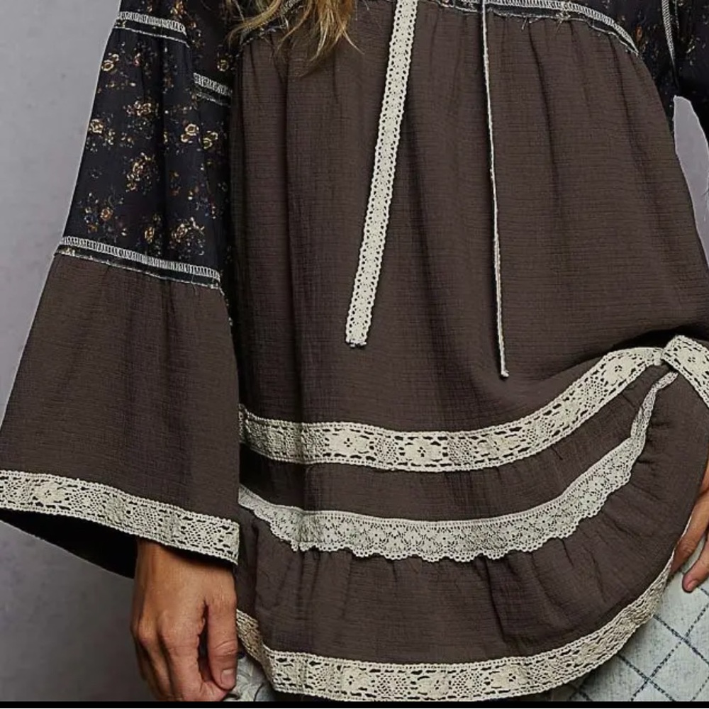 New POL Fall : 3/4 sleeve double gauze floral woven top - Picture 3 of 5